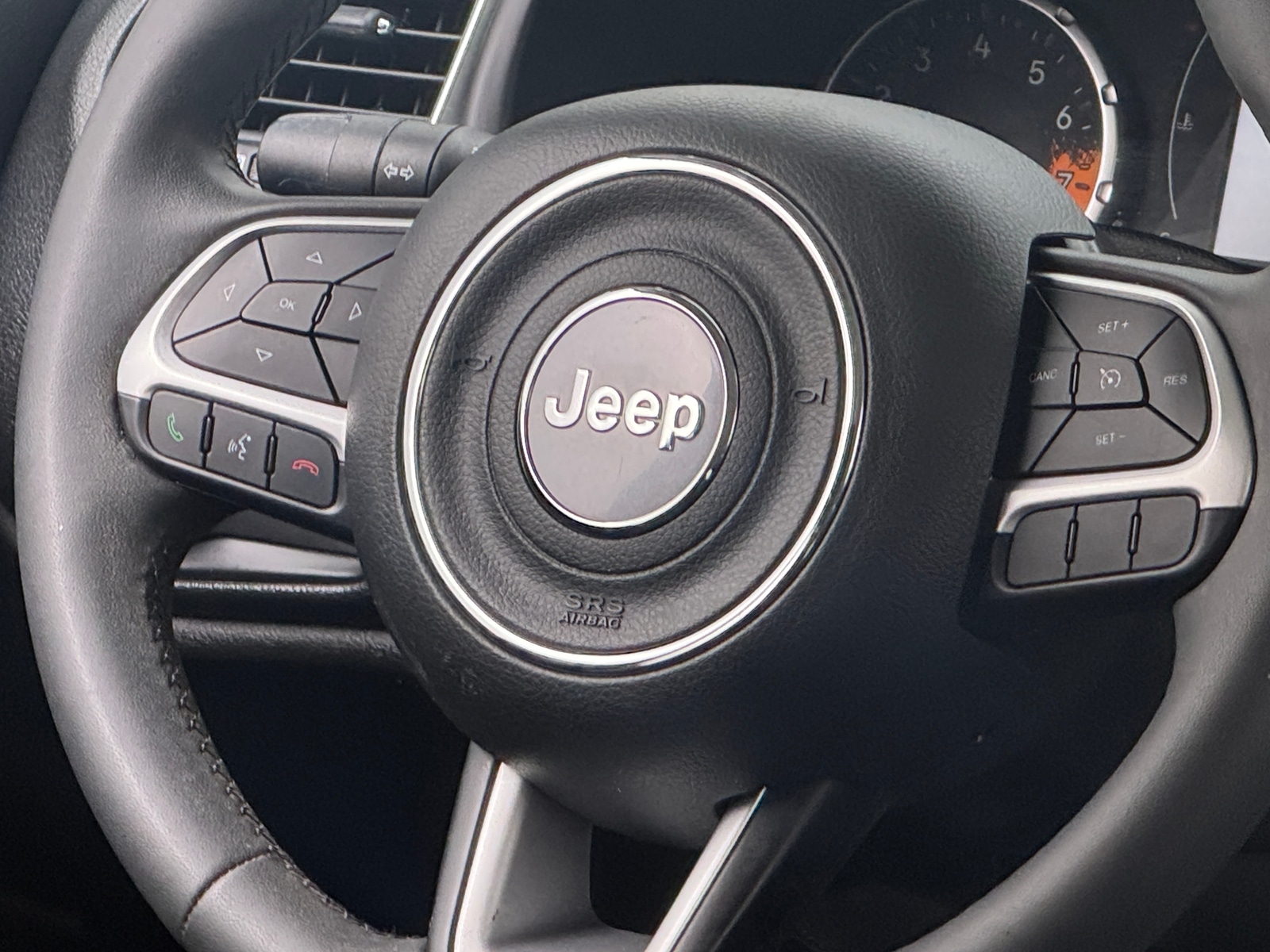 Thumbnail: 2018 Jeep Renegade - 5