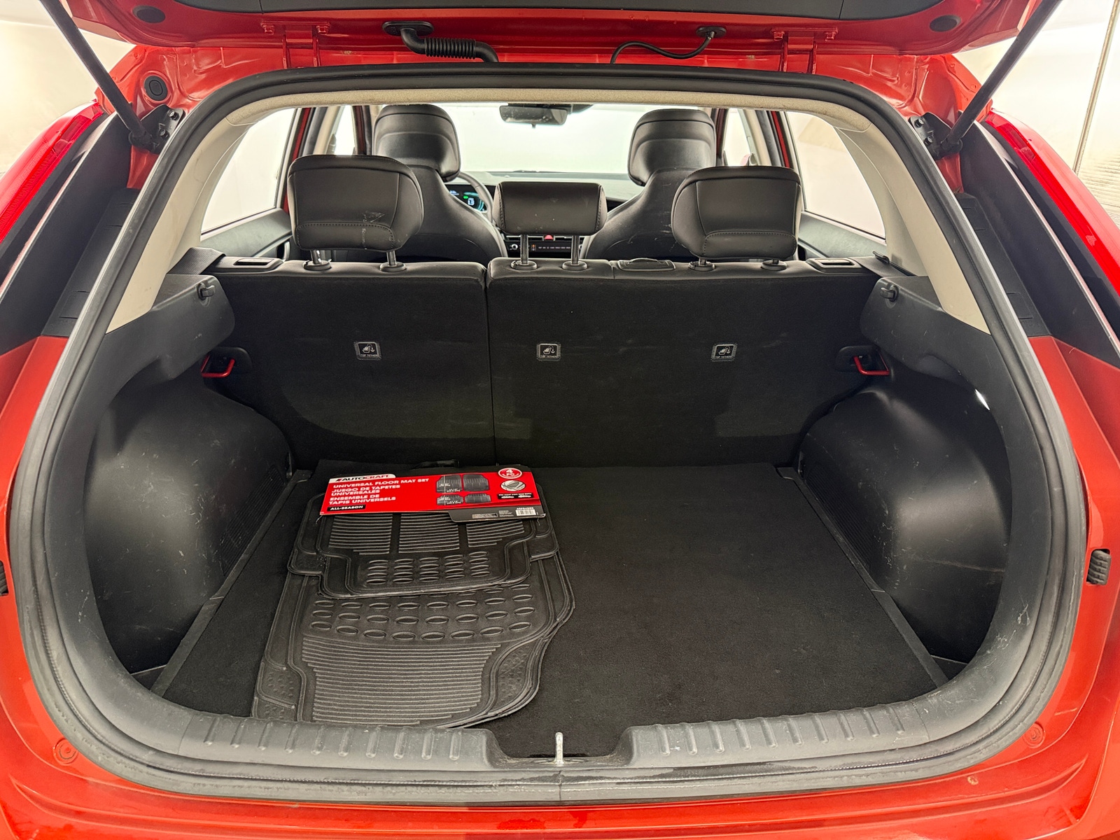 Thumbnail: 2023 Kia Niro - 6