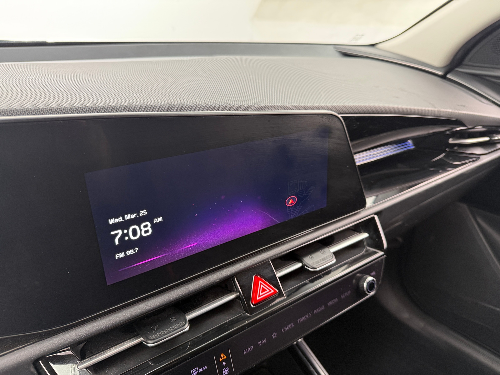 Thumbnail: 2023 Kia Niro - 3