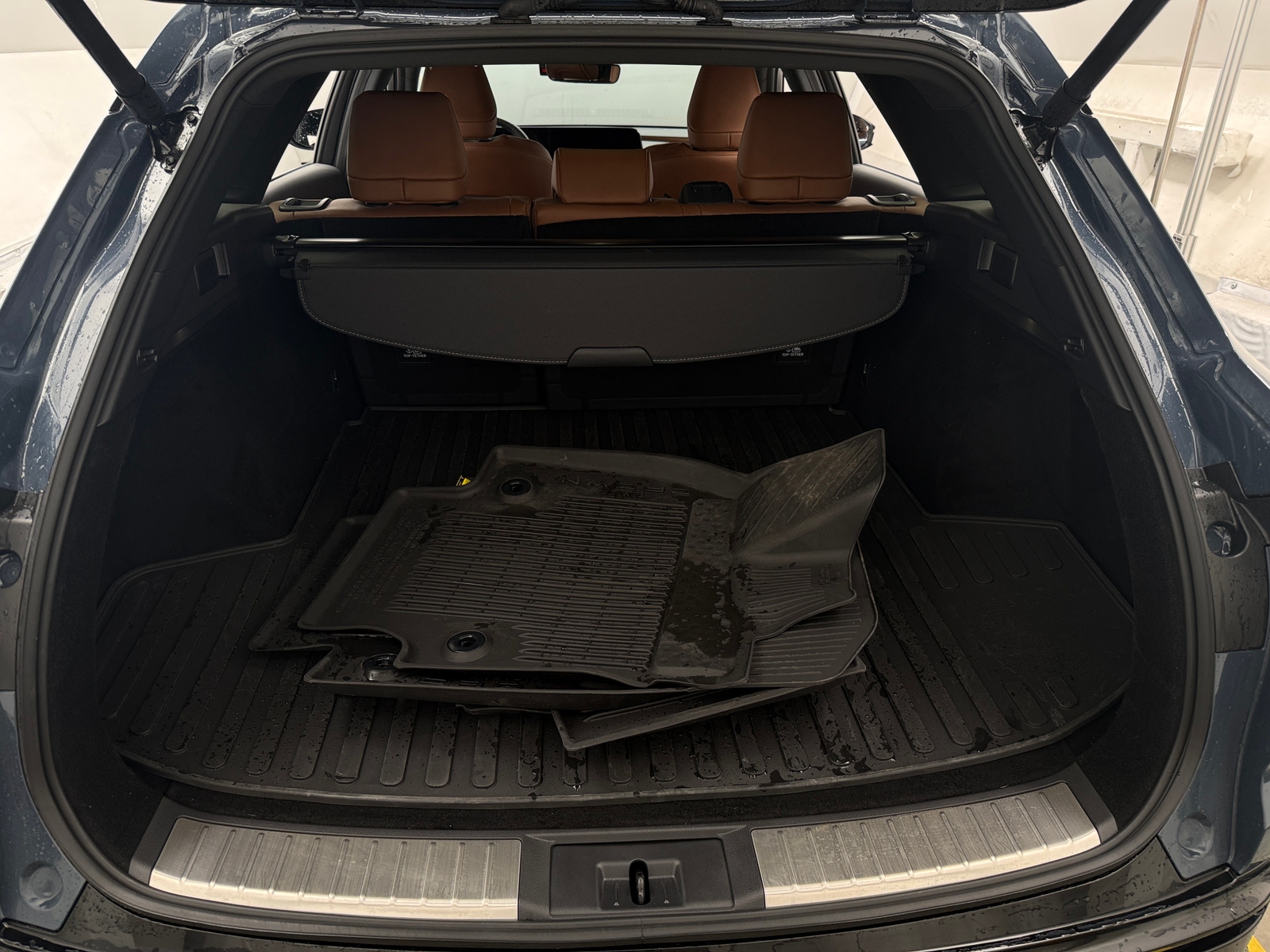 Thumbnail: 2025 Toyota Crown Signia - 6