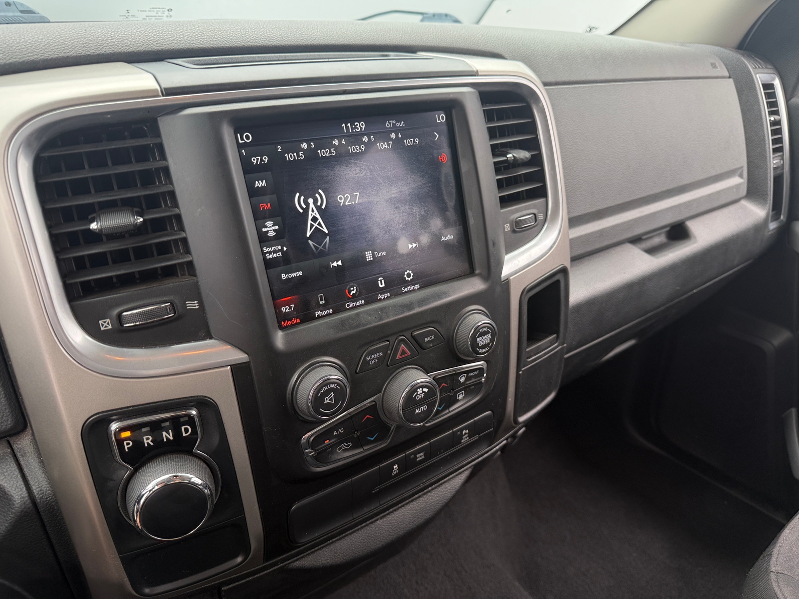 Thumbnail: 2020 RAM 1500 Classic - 4