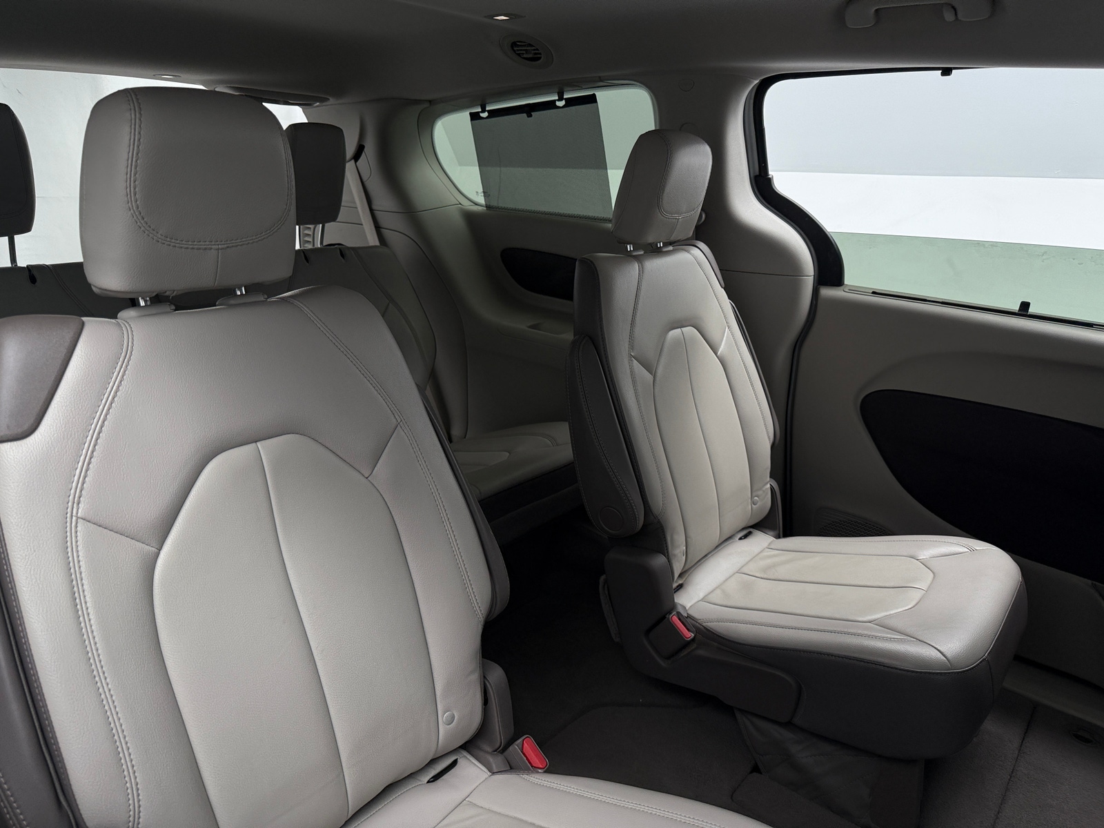 Thumbnail: 2017 Chrysler Pacifica - 5