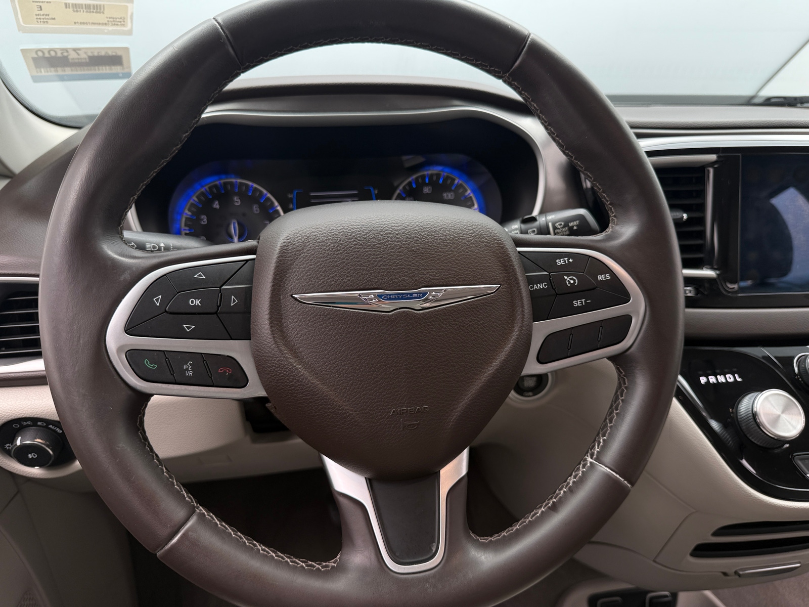 Thumbnail: 2017 Chrysler Pacifica - 4