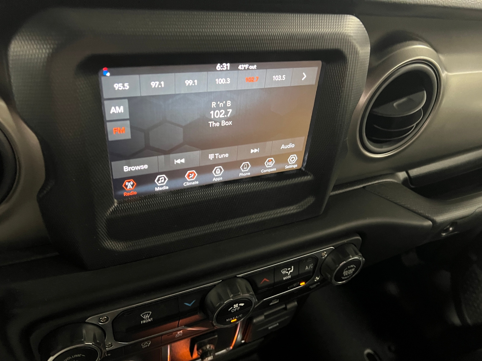 Thumbnail: 2023 Jeep Gladiator - 4