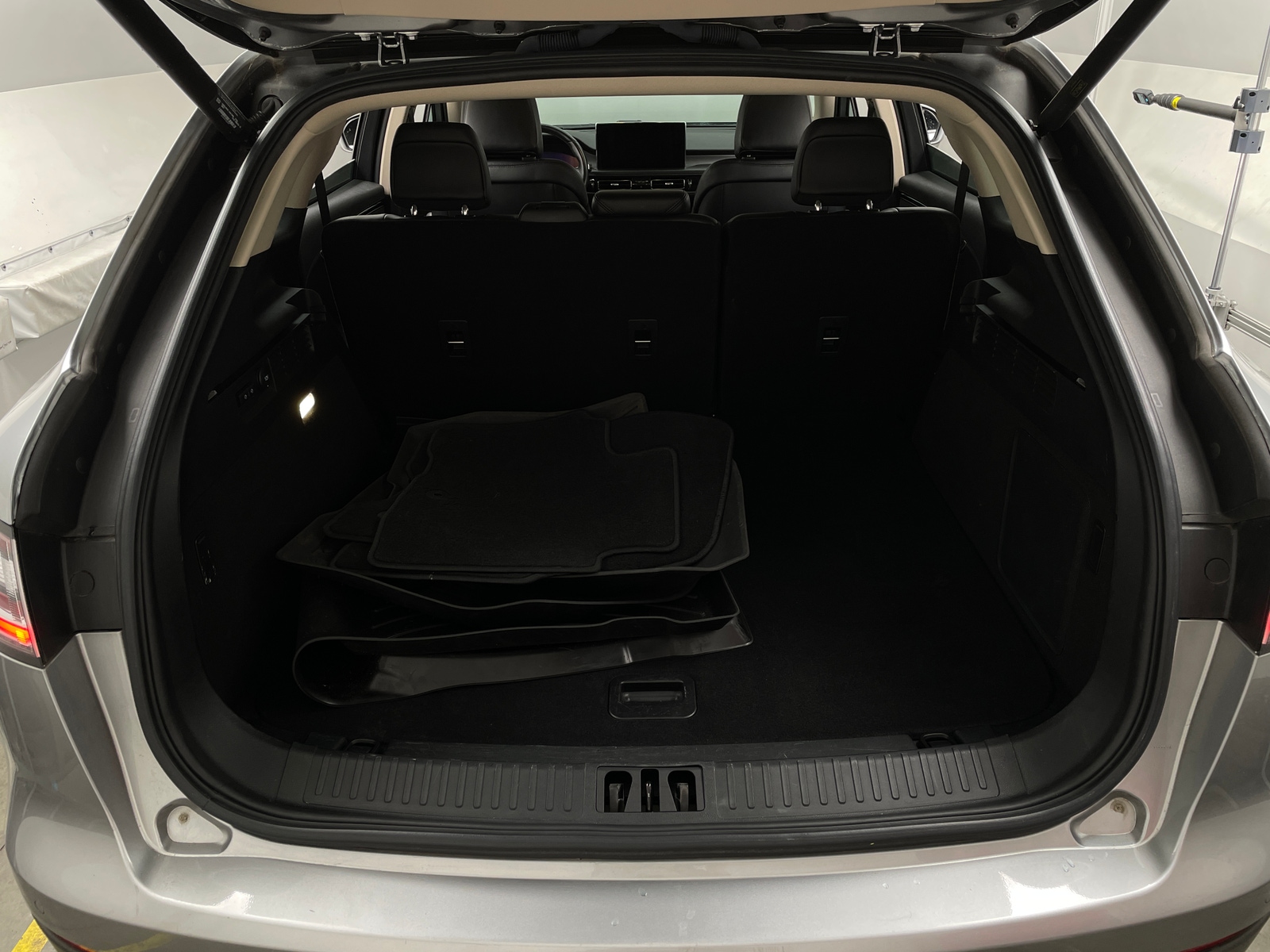 Thumbnail: 2021 Lincoln Nautilus - 6