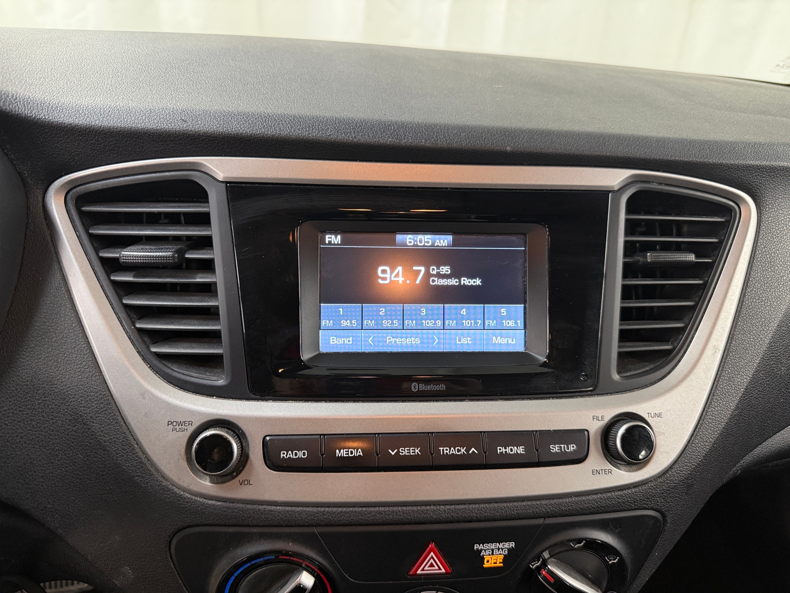 Thumbnail: 2019 Hyundai Accent - 4