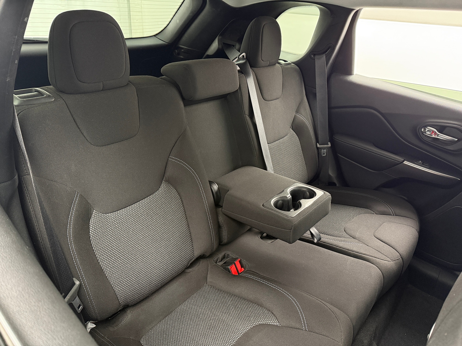 Thumbnail: 2020 Jeep Cherokee - 6