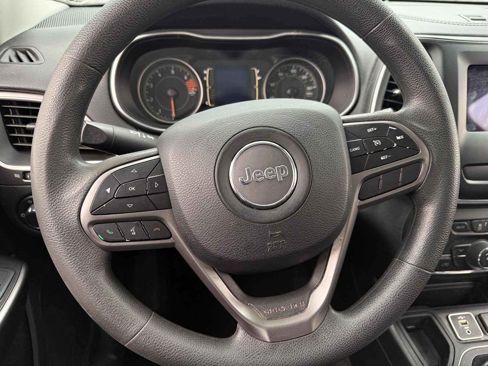 Thumbnail: 2020 Jeep Cherokee - 5