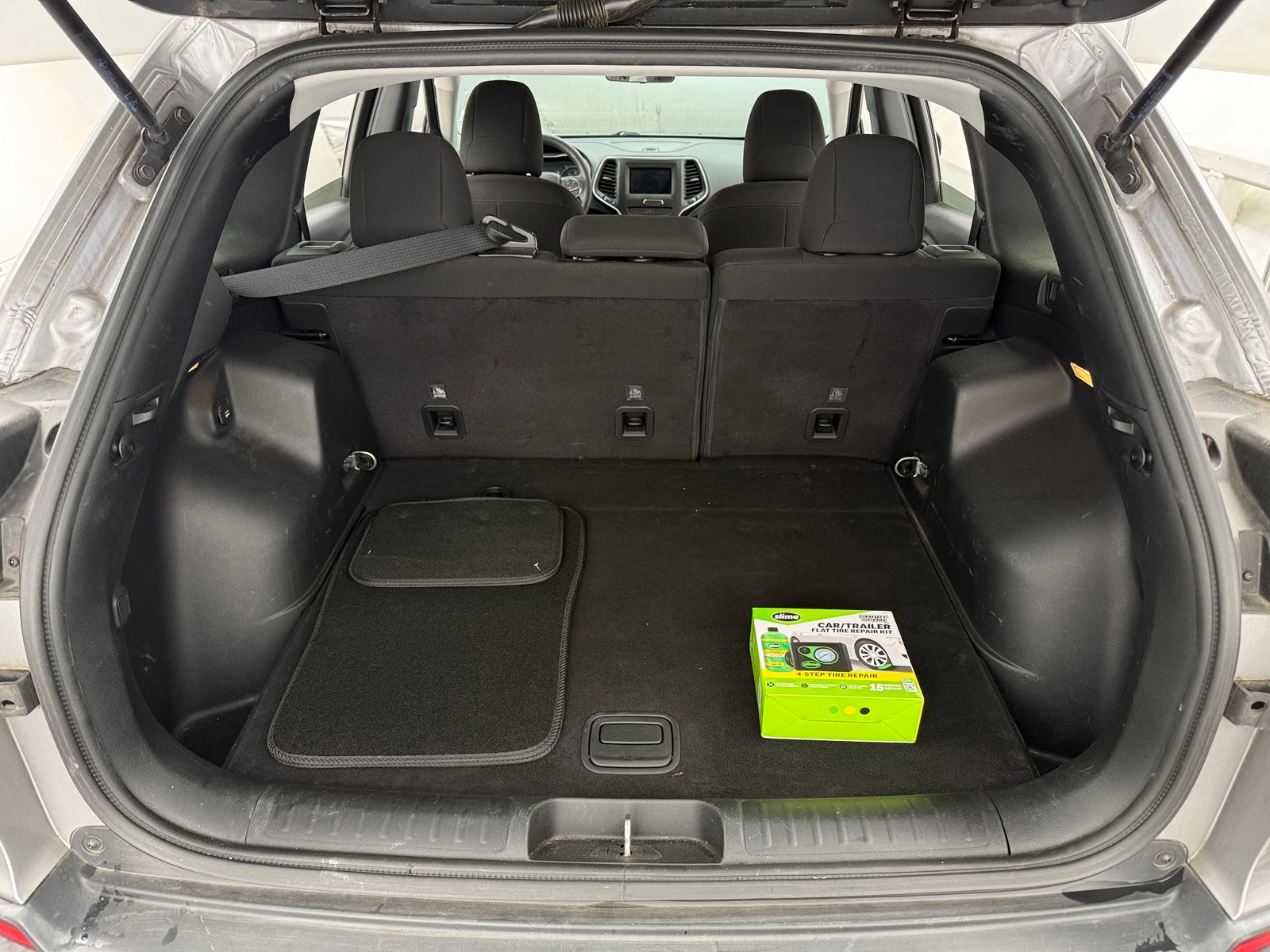 Thumbnail: 2020 Jeep Cherokee - 7