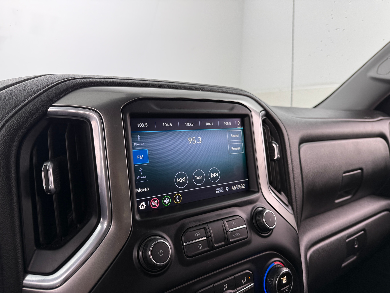 Thumbnail: 2020 Chevrolet Silverado 1500 - 4