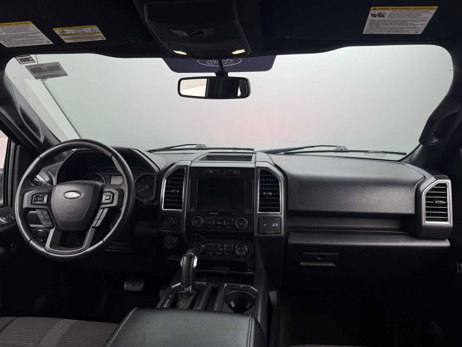 Thumbnail: 2017 Ford Econoline - 3