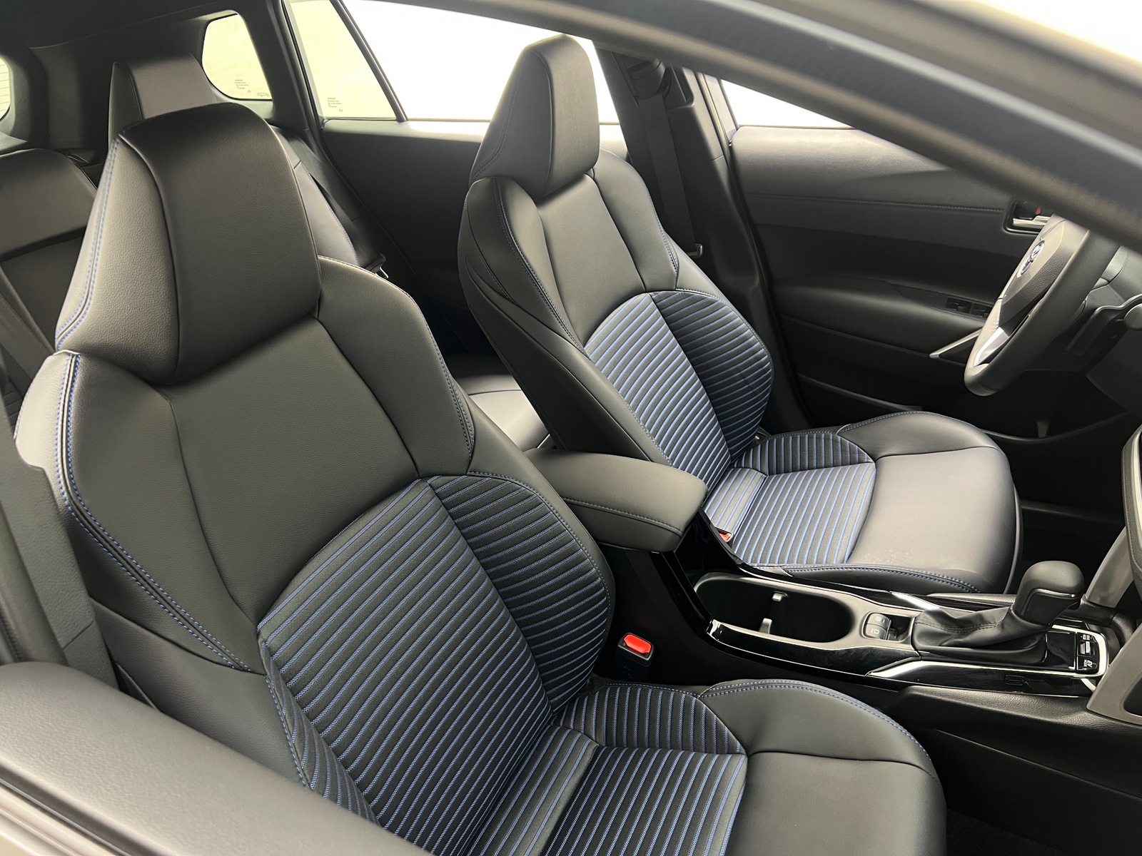 Thumbnail: 2024 Toyota Corolla Cross - 2