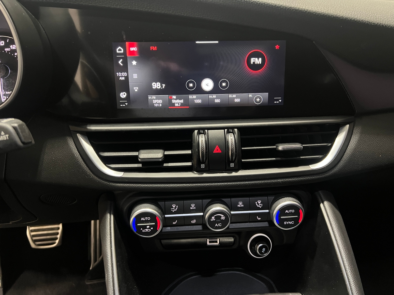 Thumbnail: 2021 Alfa Romeo Giulia - 3