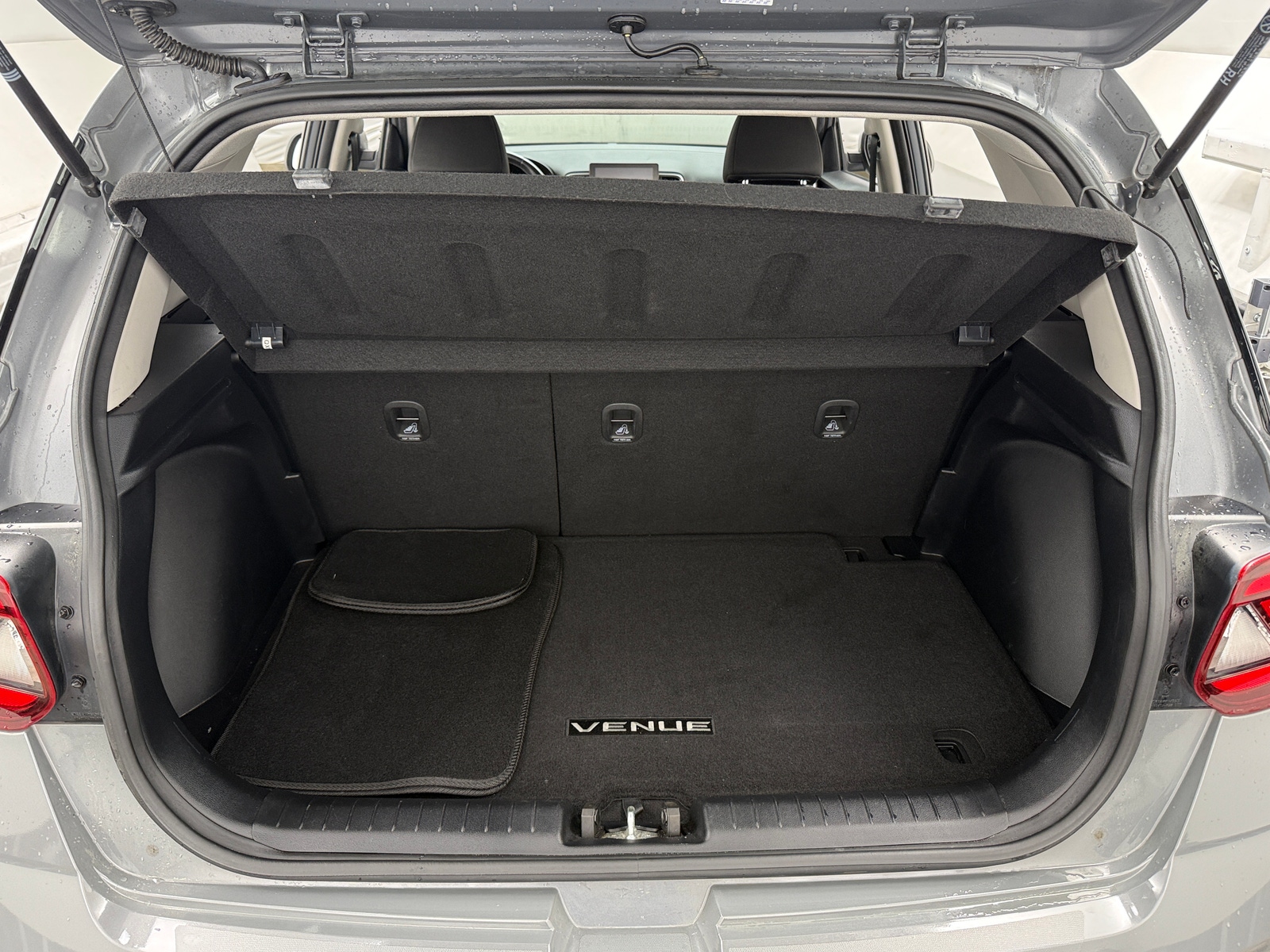 Thumbnail: 2022 Hyundai Venue - 7