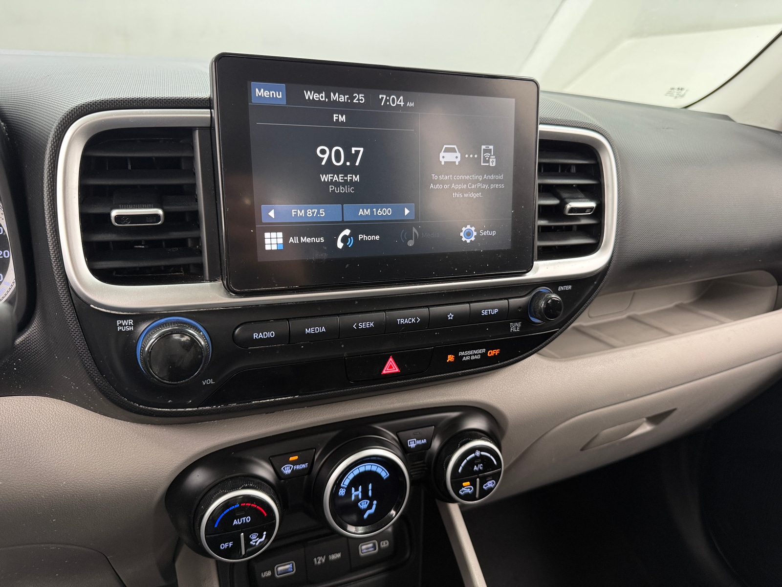 Thumbnail: 2022 Hyundai Venue - 4