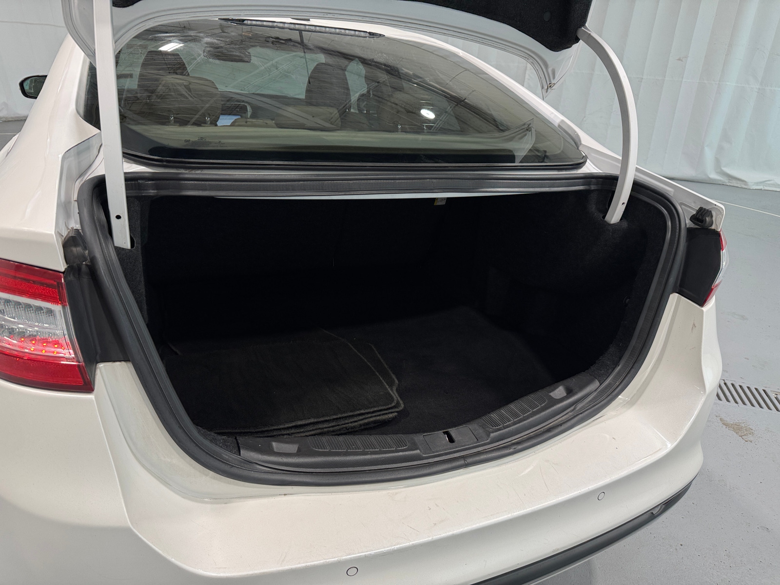 Thumbnail: 2014 Ford Fusion - 6