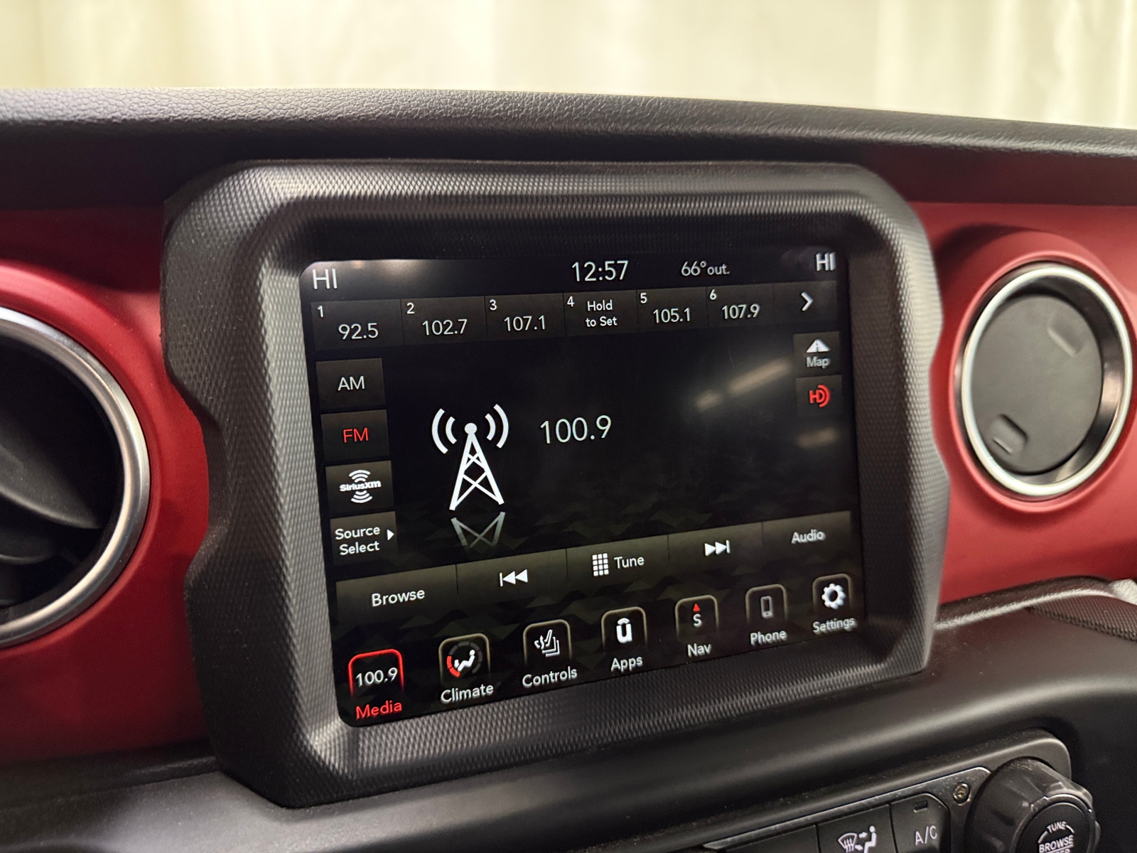 Thumbnail: 2020 Jeep Gladiator - 4