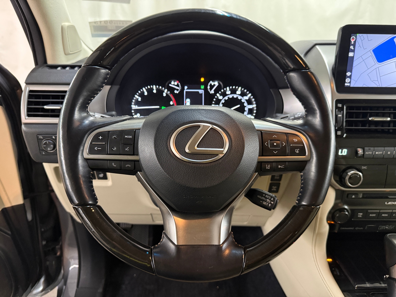 Thumbnail: 2022 Lexus GX - 4