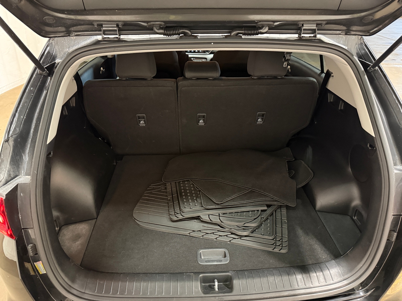 Thumbnail: 2020 Kia Sportage - 7