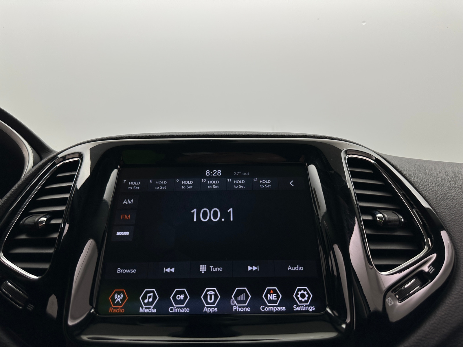 Thumbnail: 2018 Jeep Compass - 3