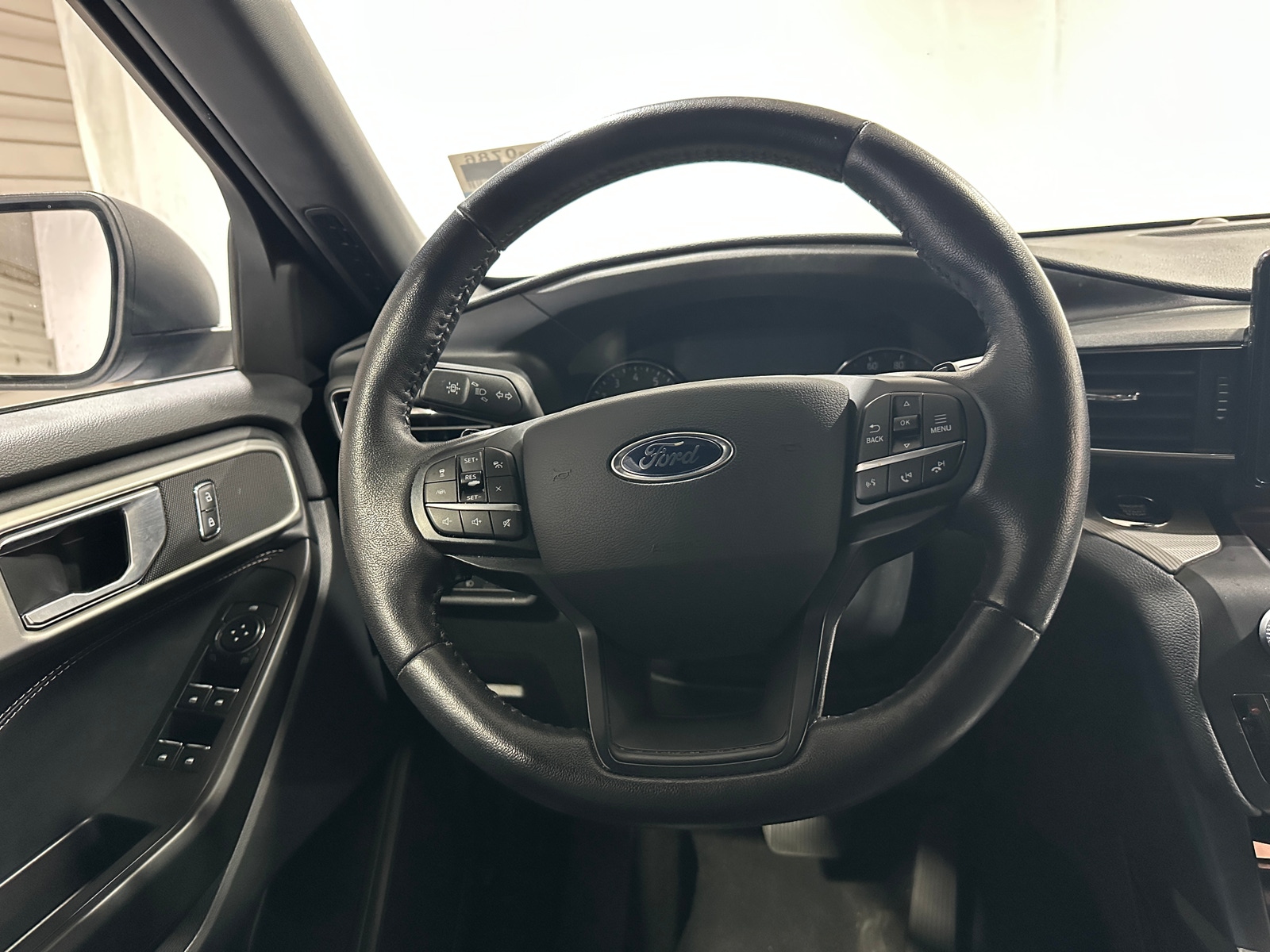 Thumbnail: 2020 Ford Explorer - 4