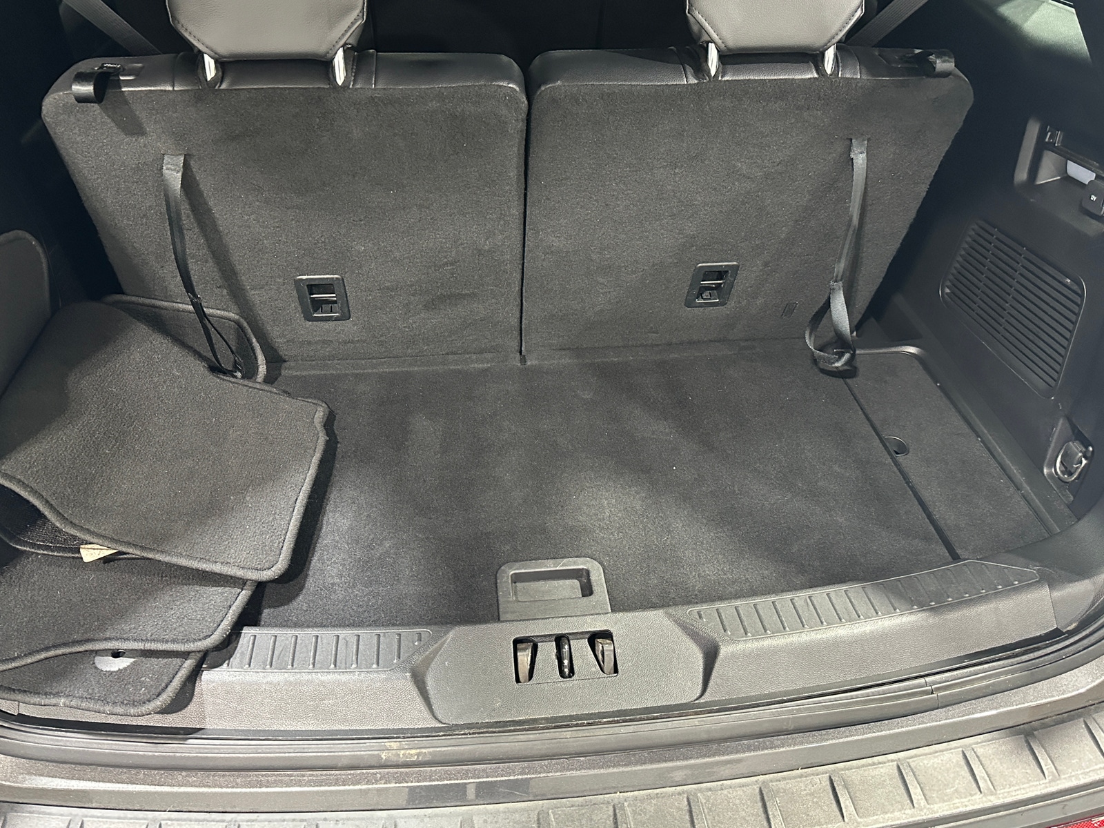 Thumbnail: 2020 Ford Explorer - 6