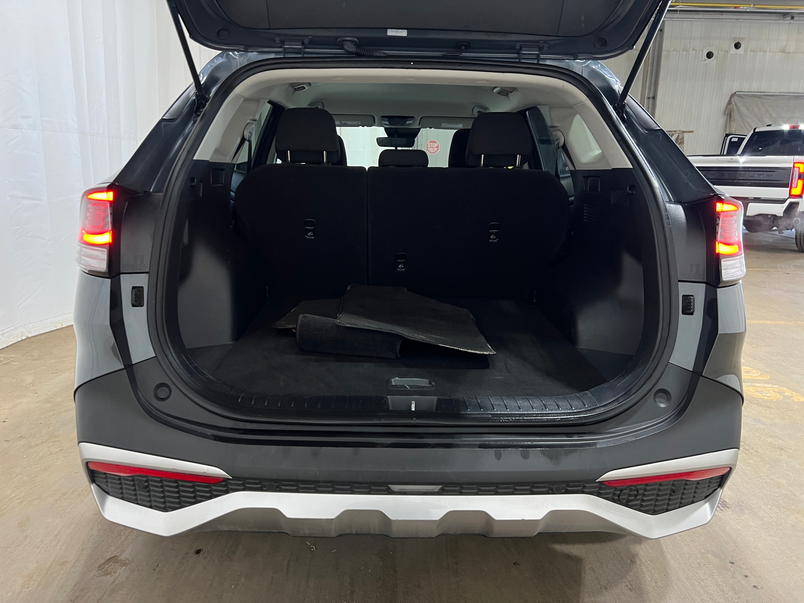 Thumbnail: 2025 Kia Sportage - 7