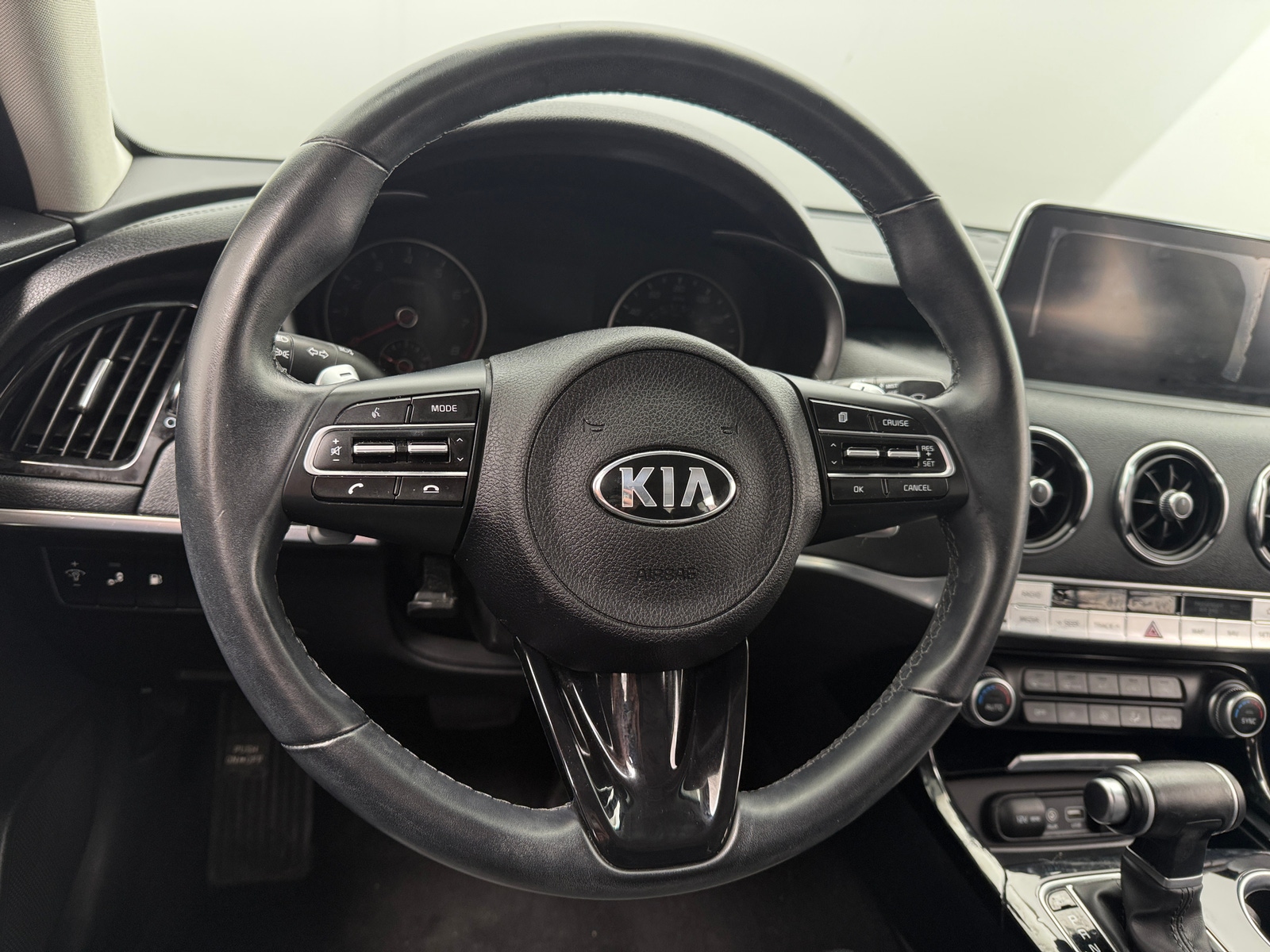 Thumbnail: 2019 Kia Stinger - 4