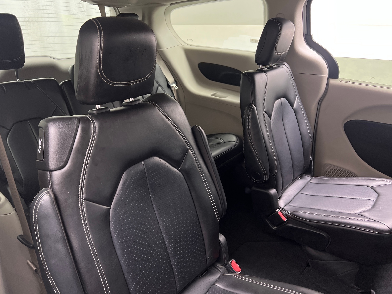 Thumbnail: 2023 Chrysler Pacifica - 5