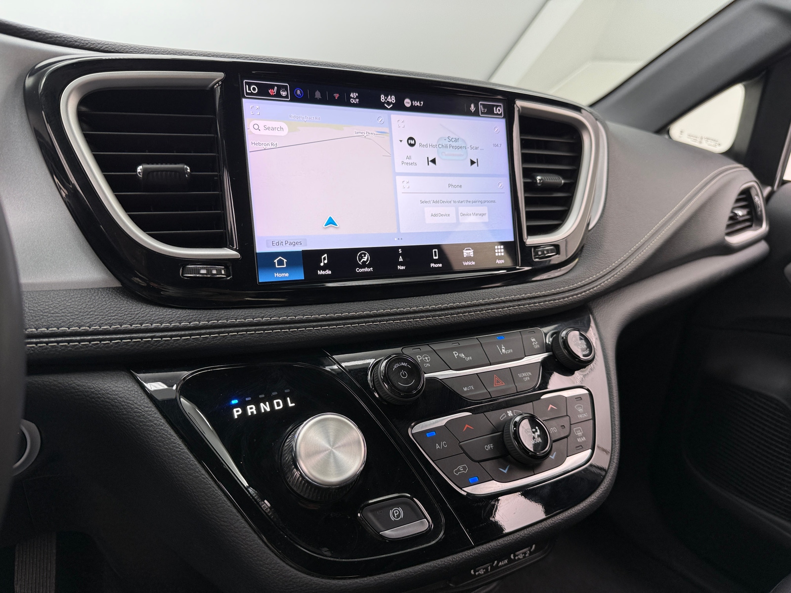 Thumbnail: 2024 Chrysler Pacifica - 3