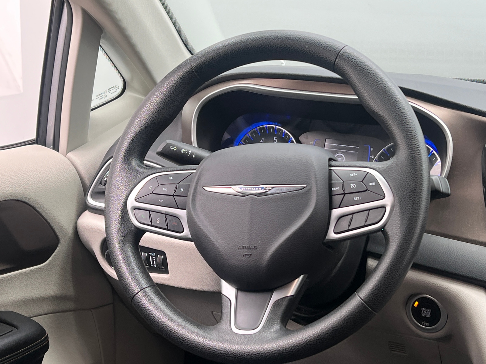 Thumbnail: 2019 Chrysler Pacifica - 5