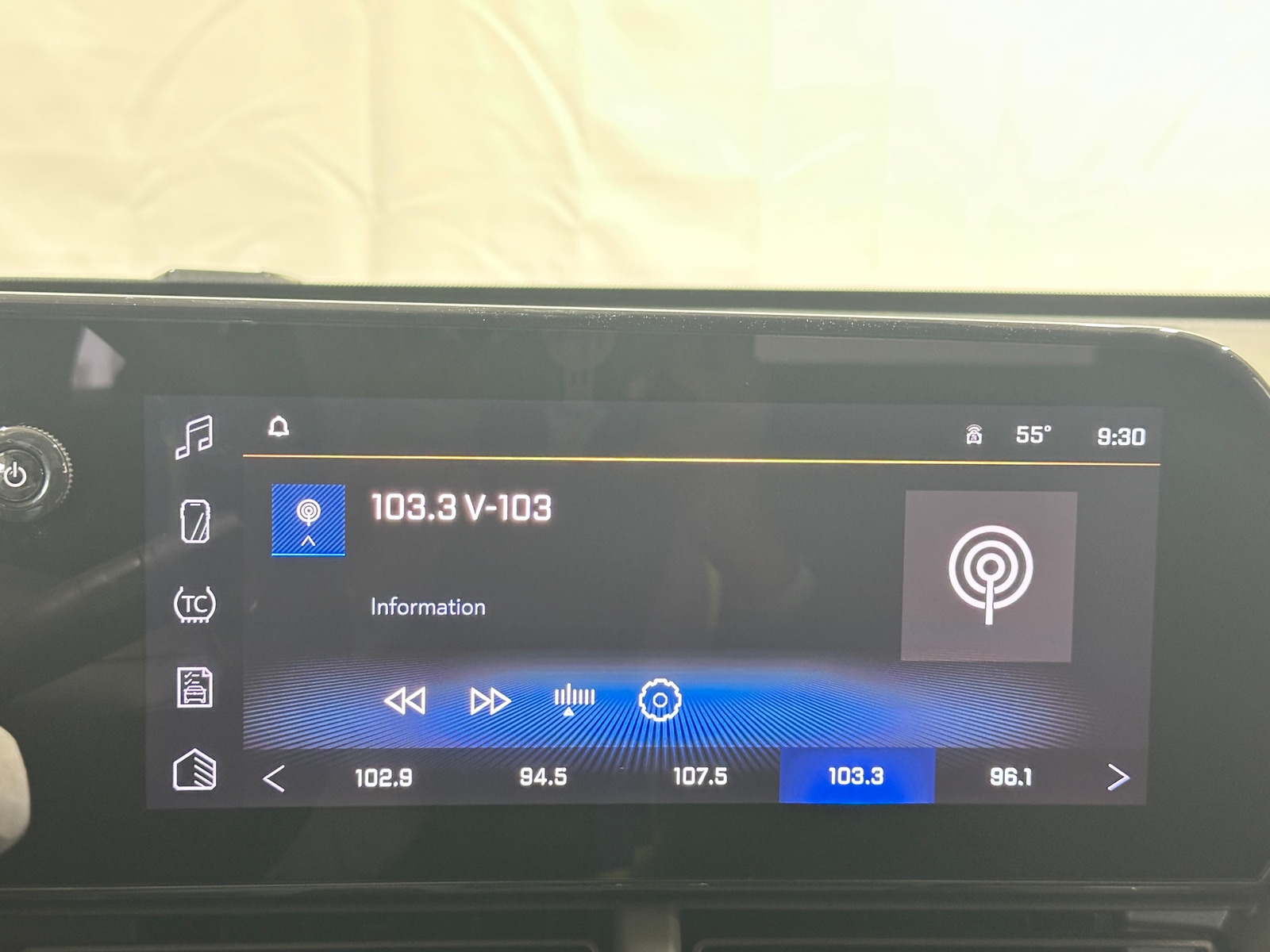 Thumbnail: 2025 Chevrolet Trax - 4