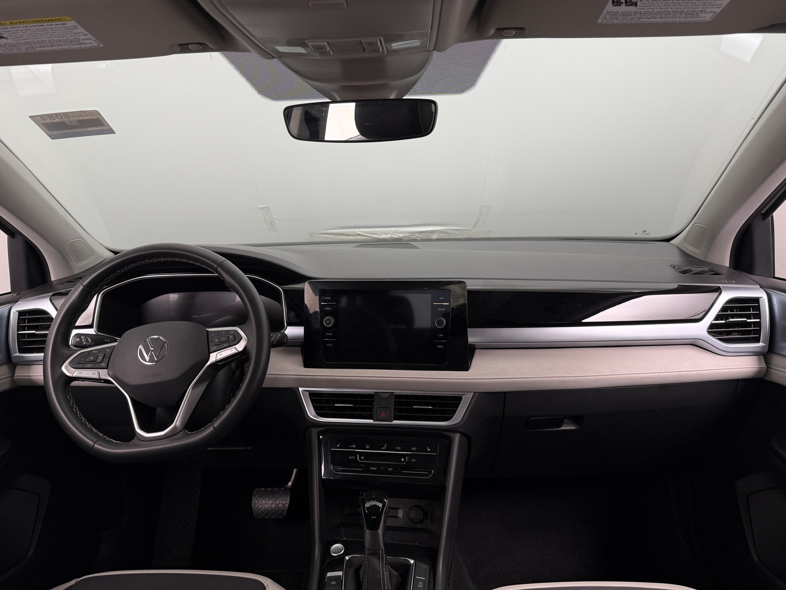 Thumbnail: 2025 Volkswagen Taos - 2