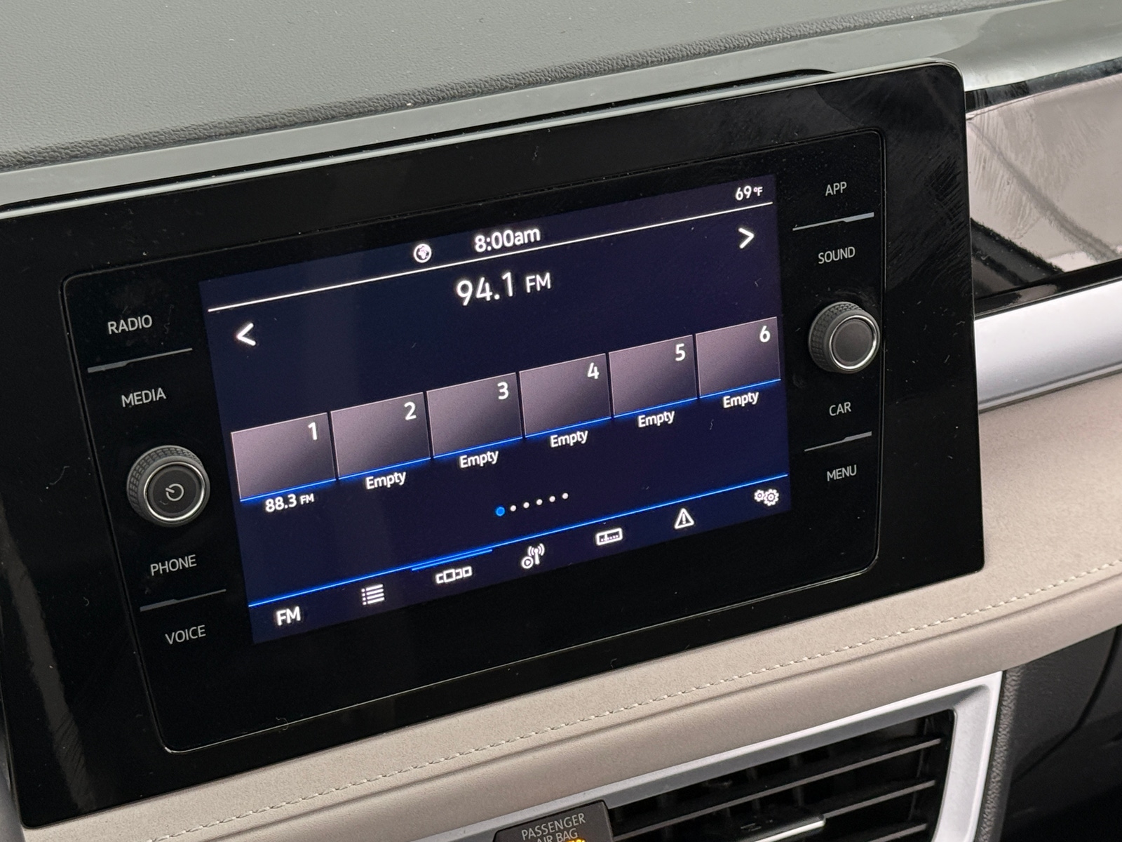 Thumbnail: 2025 Volkswagen Taos - 3