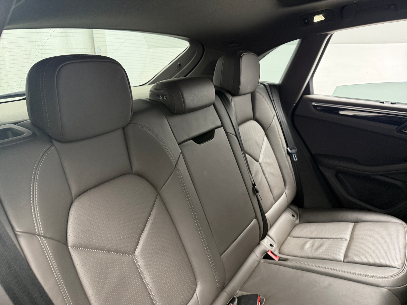 Thumbnail: 2022 Porsche Macan - 5