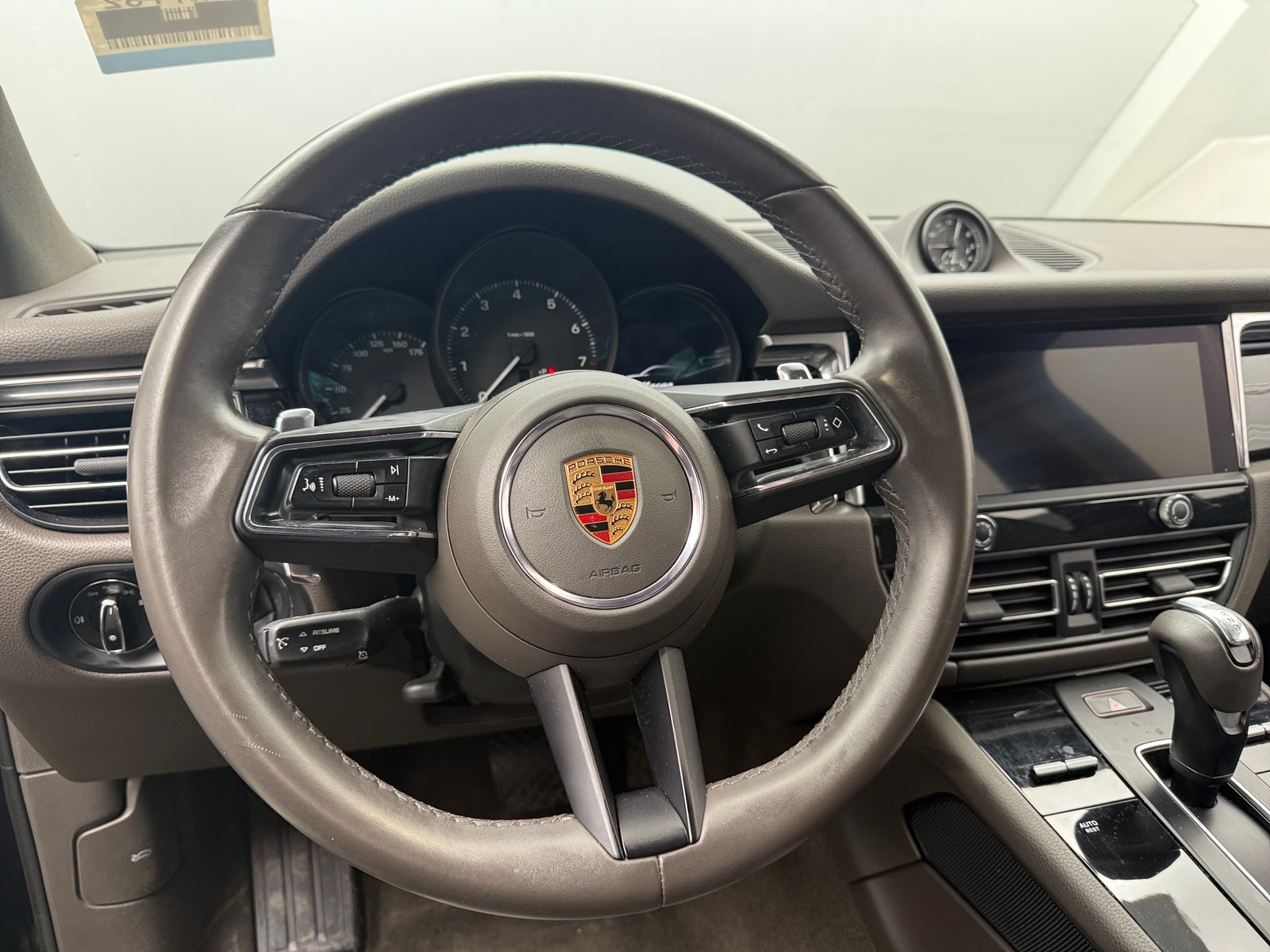 Thumbnail: 2022 Porsche Macan - 4