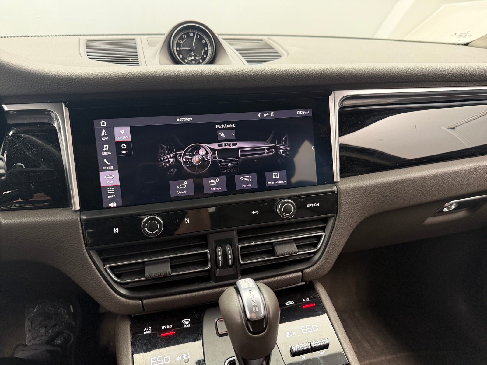 Thumbnail: 2022 Porsche Macan - 3