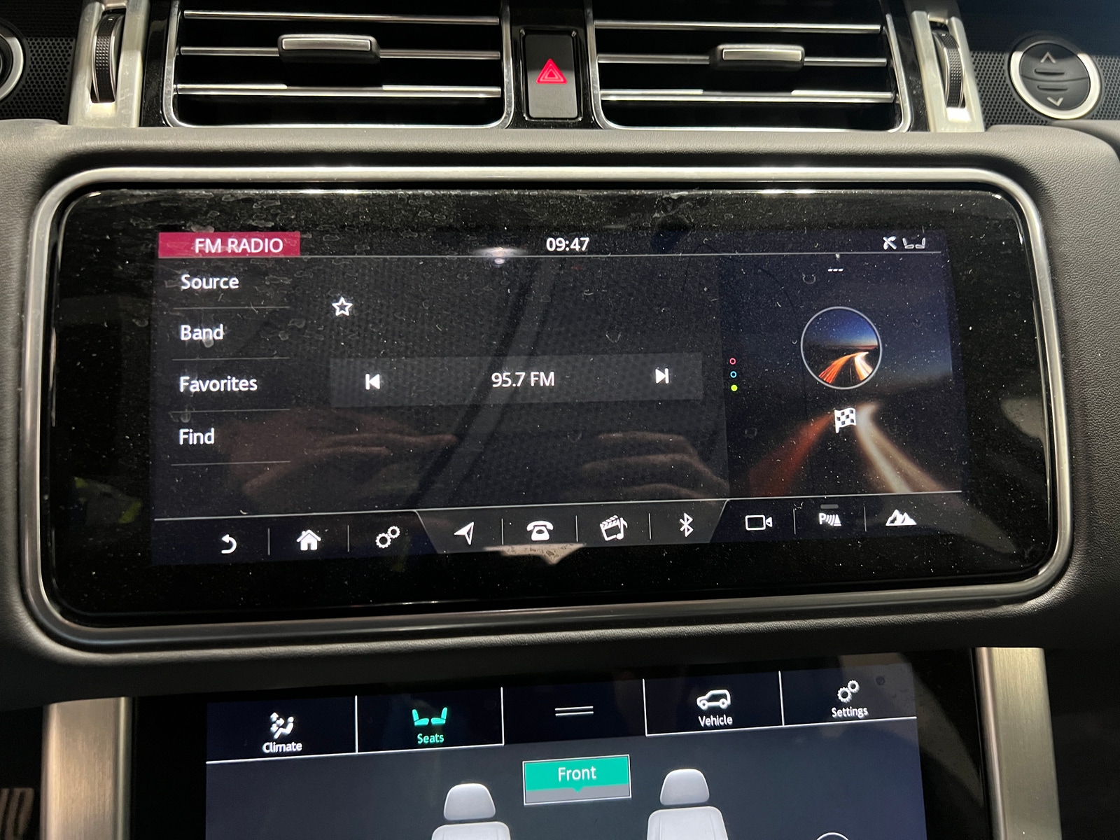 Thumbnail: 2019 Land Rover Range Rover - 3