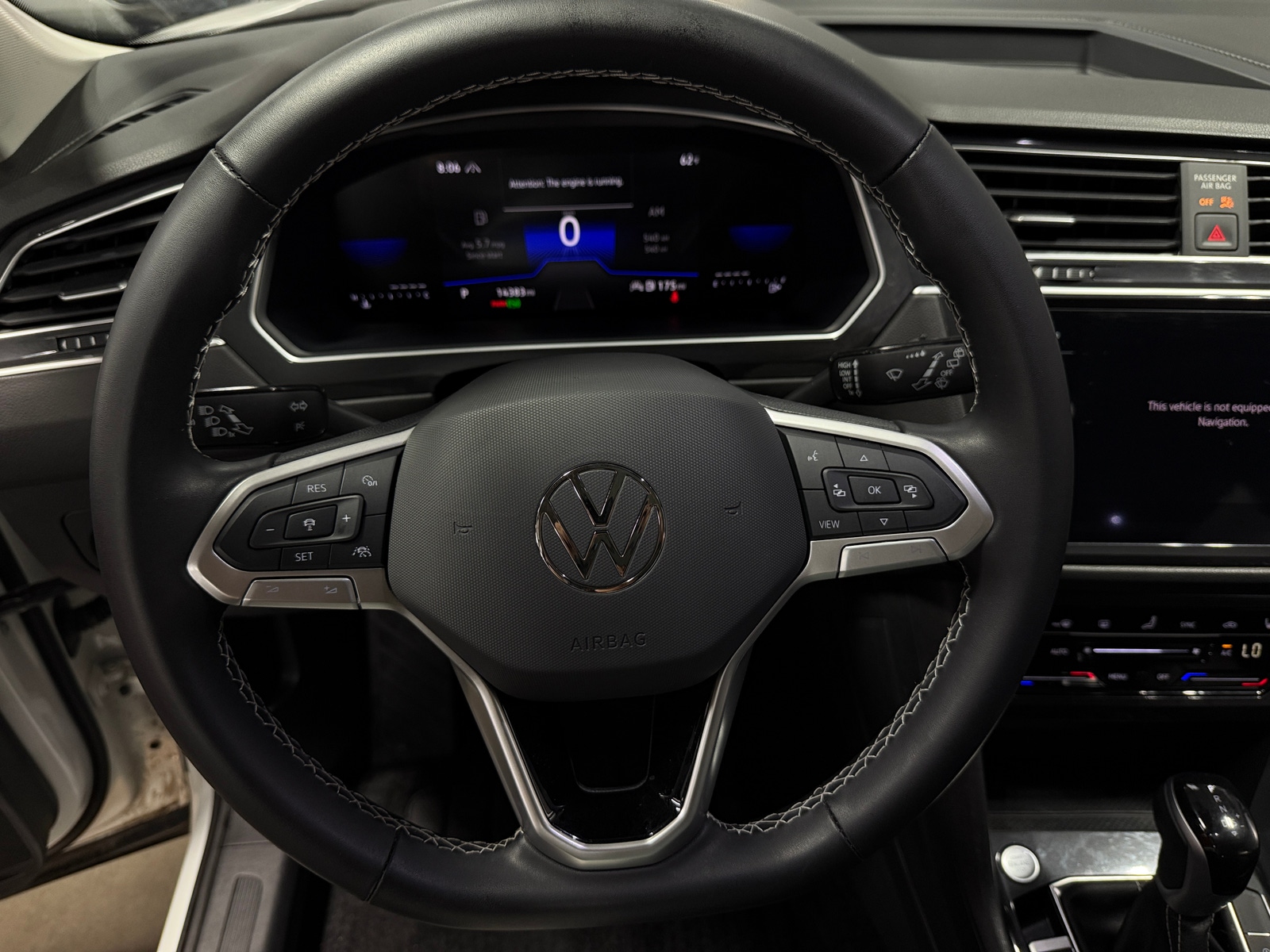 Thumbnail: 2024 Volkswagen Tiguan - 4