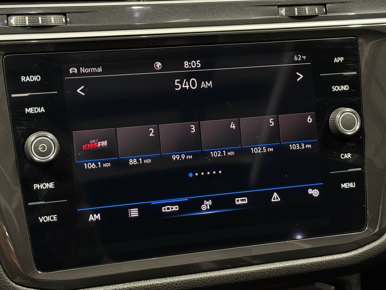 Thumbnail: 2024 Volkswagen Tiguan - 3