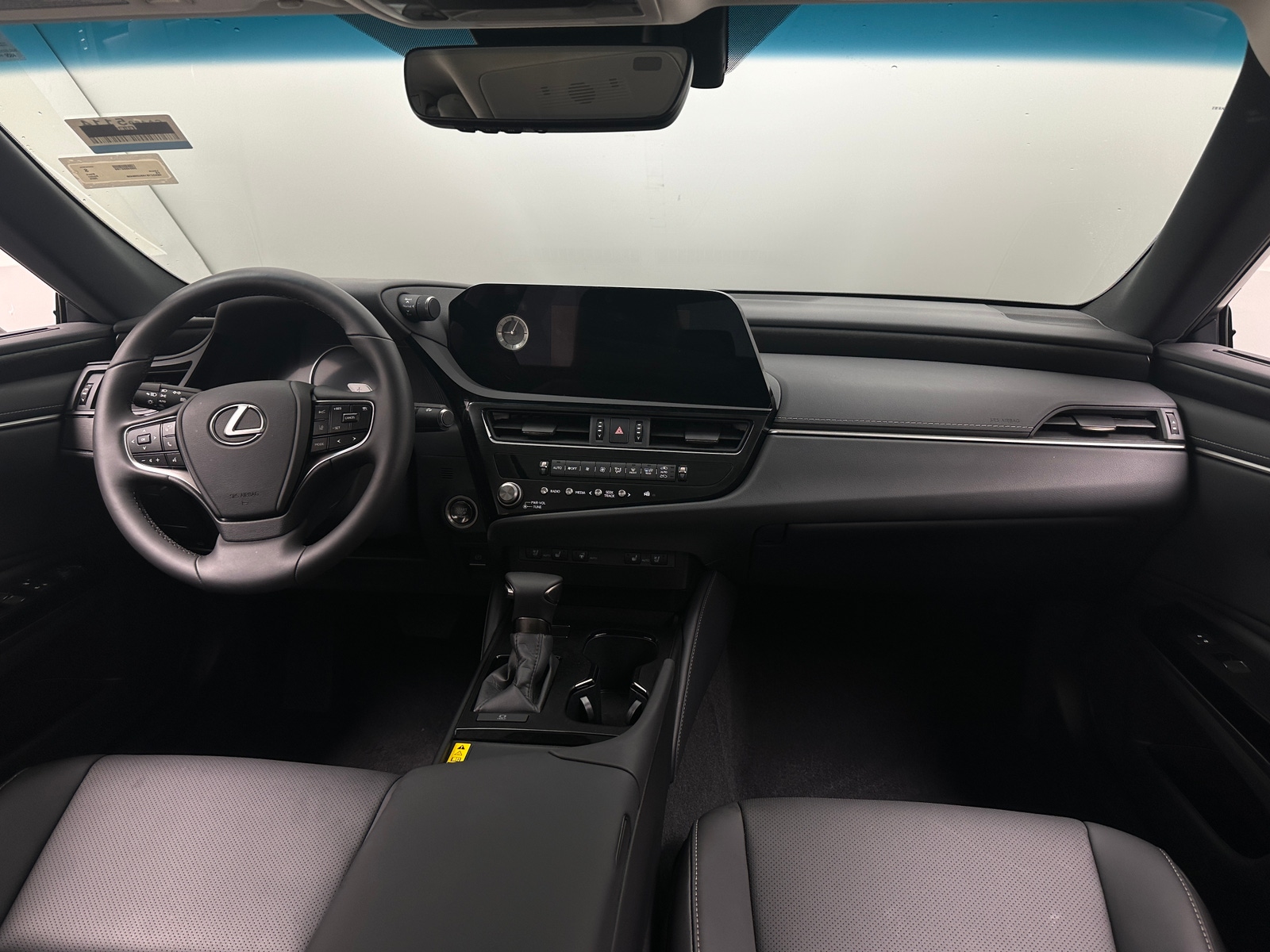 Thumbnail: 2025 Lexus ES - 2