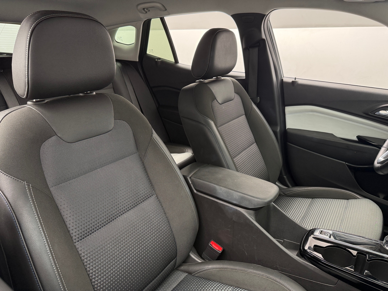 Thumbnail: 2025 Chevrolet Trax - 2