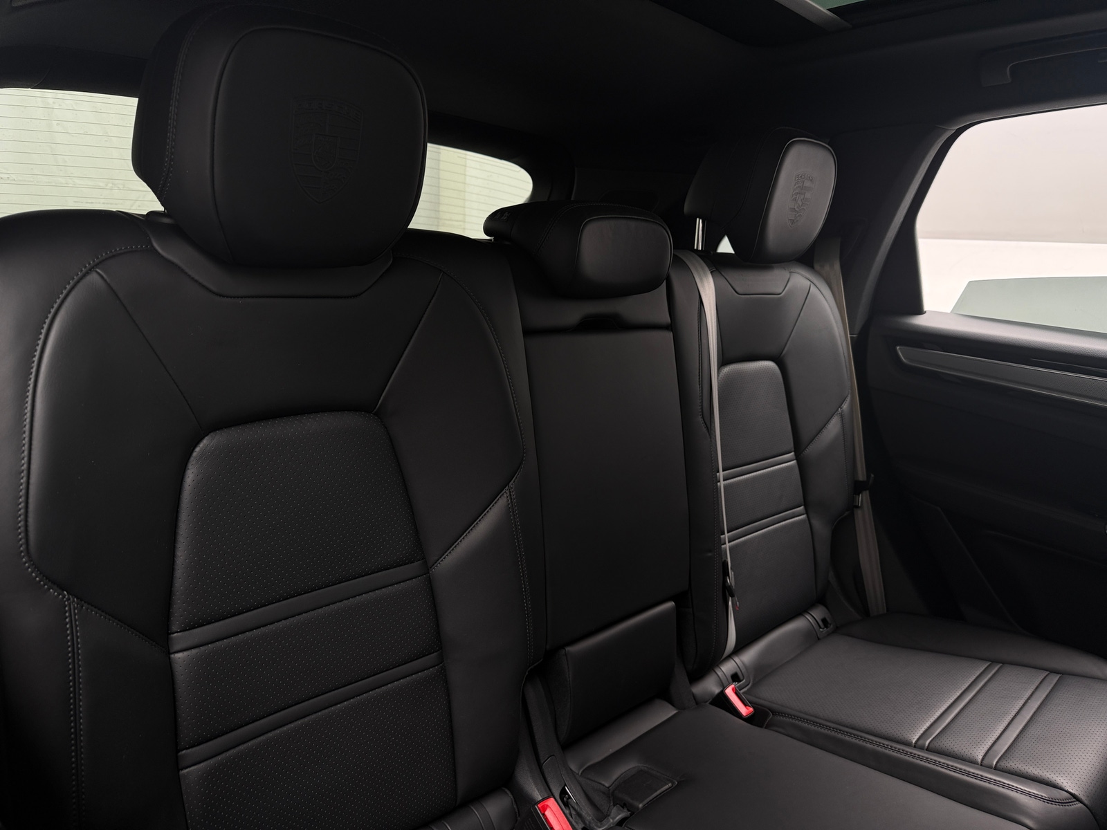 Thumbnail: 2022 Porsche Cayenne - 5