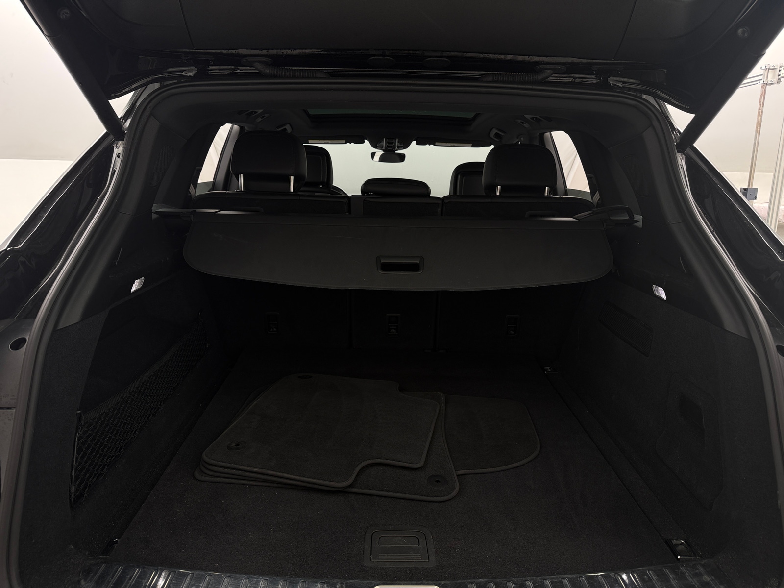 Thumbnail: 2022 Porsche Cayenne - 6