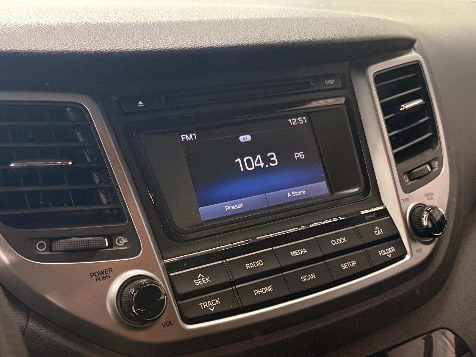 Thumbnail: 2016 Hyundai Tucson - 4
