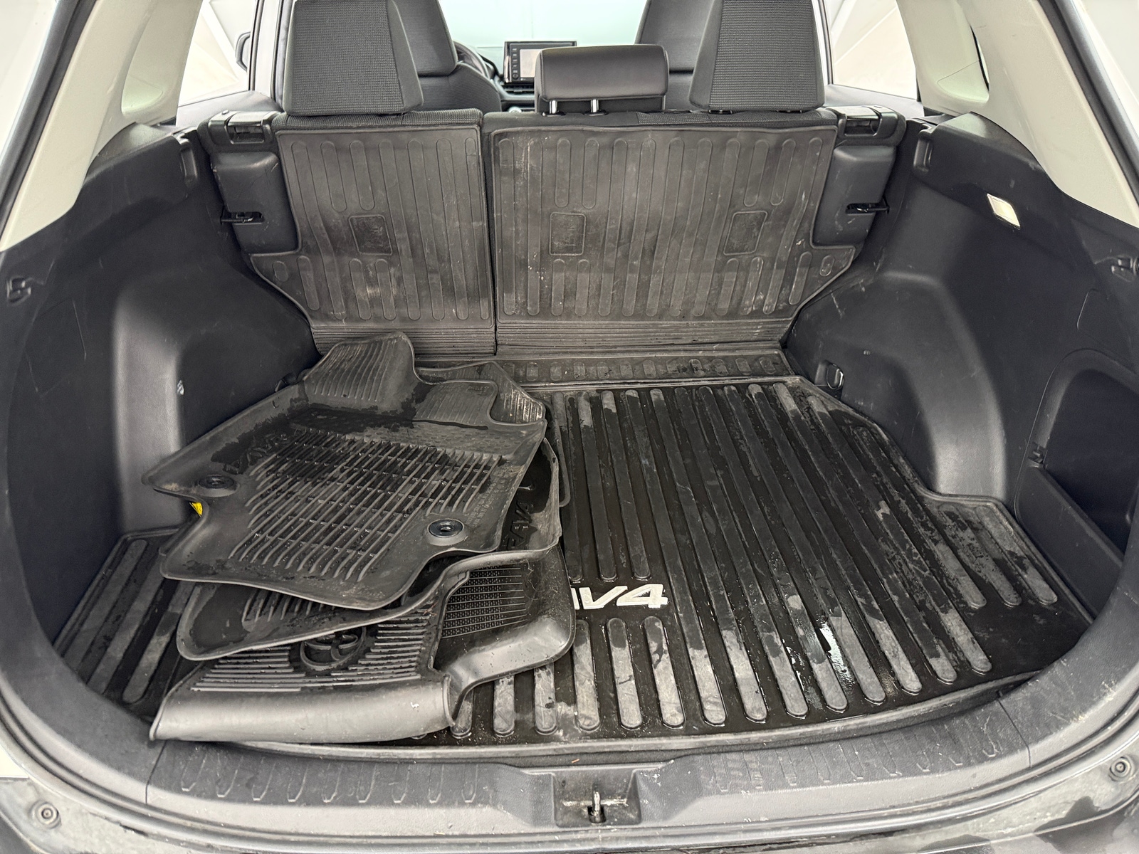 Thumbnail: 2022 Toyota RAV4 - 7