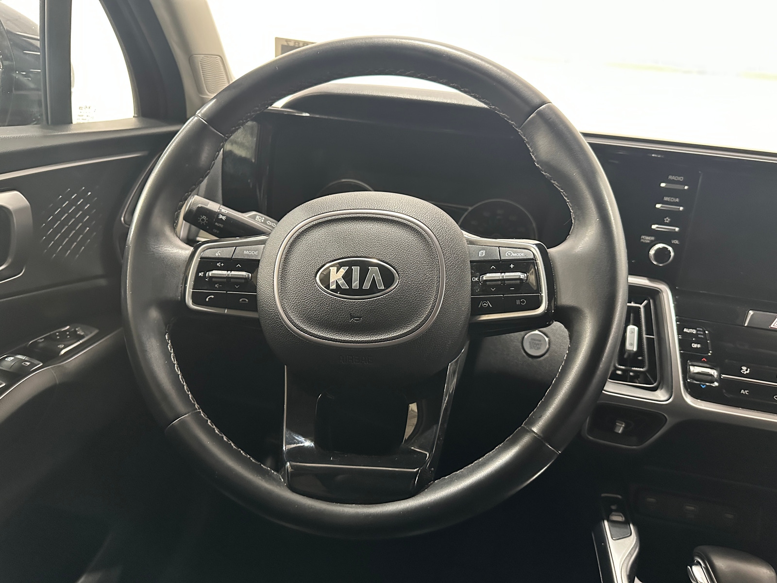 Thumbnail: 2021 Kia Sorento - 4