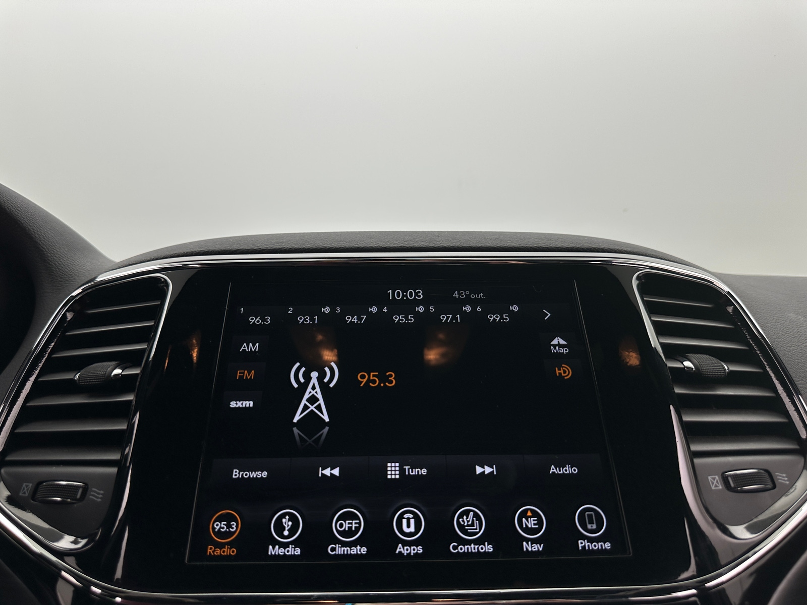 Thumbnail: 2019 Jeep Grand Cherokee - 4