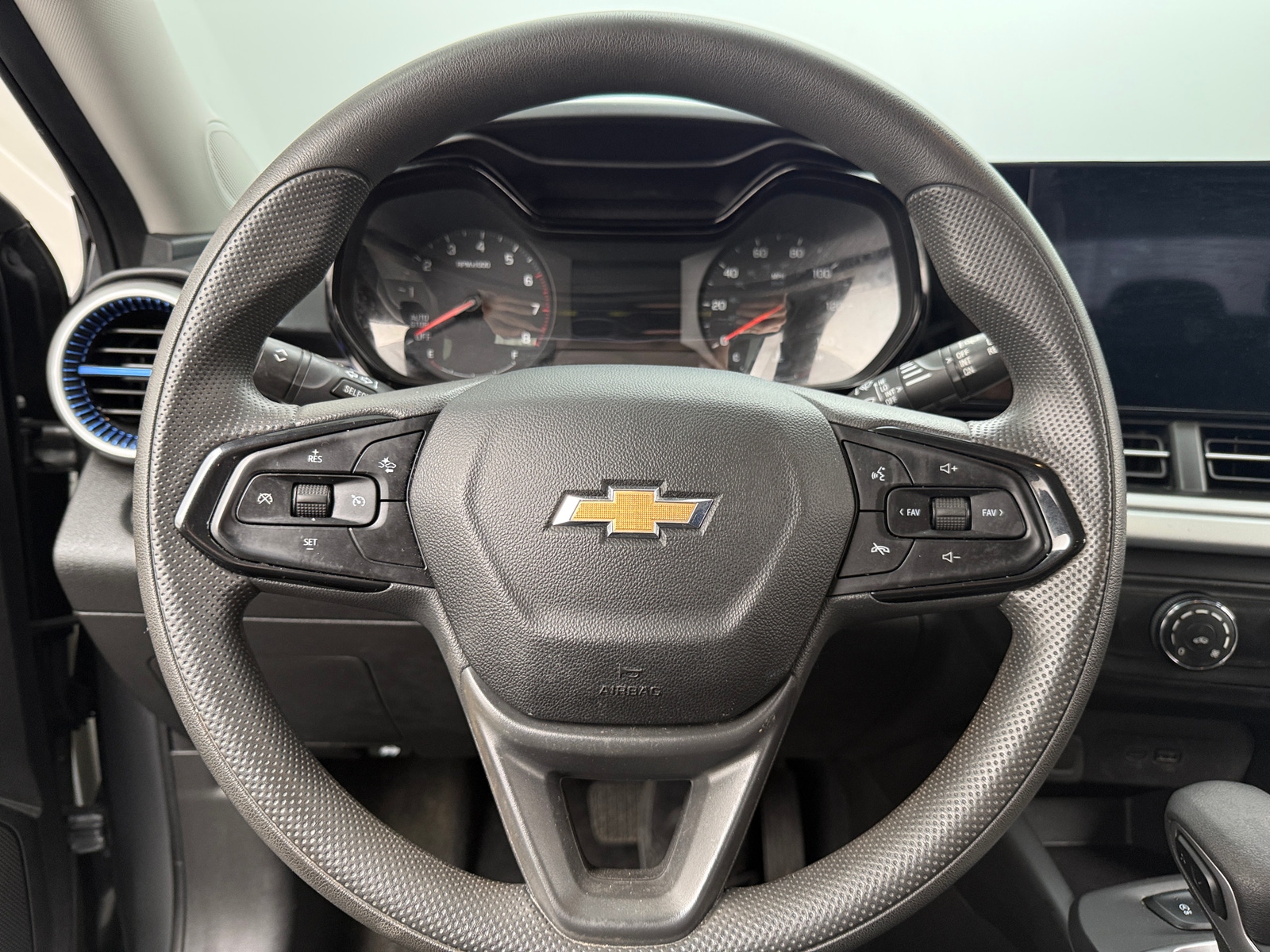 Thumbnail: 2024 Chevrolet Trax - 5