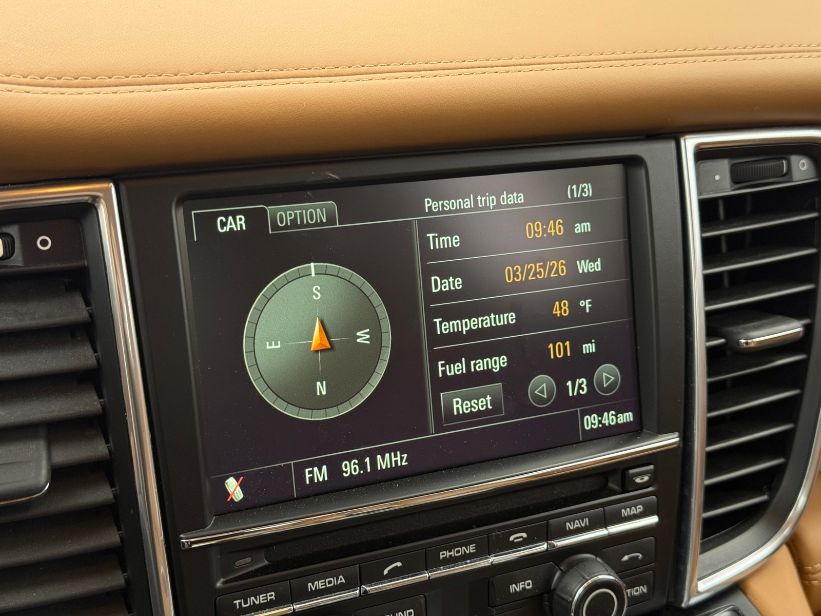 Thumbnail: 2013 Porsche Panamera - 3